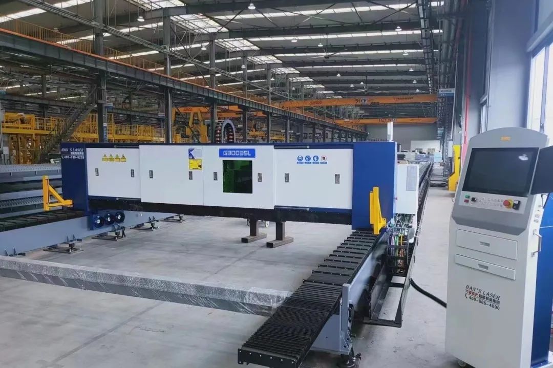 超大幅面激光切割機(jī)交付6.jpg